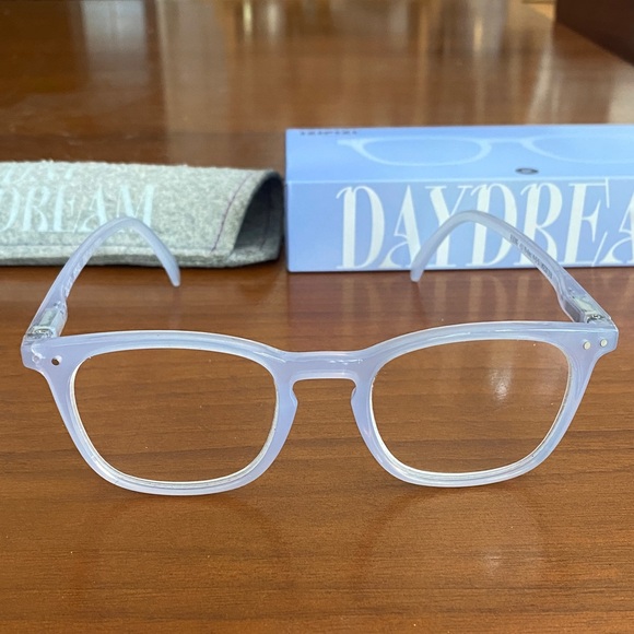 IziPizi light lilac Eyeglasses with case - Picture 1 of 7